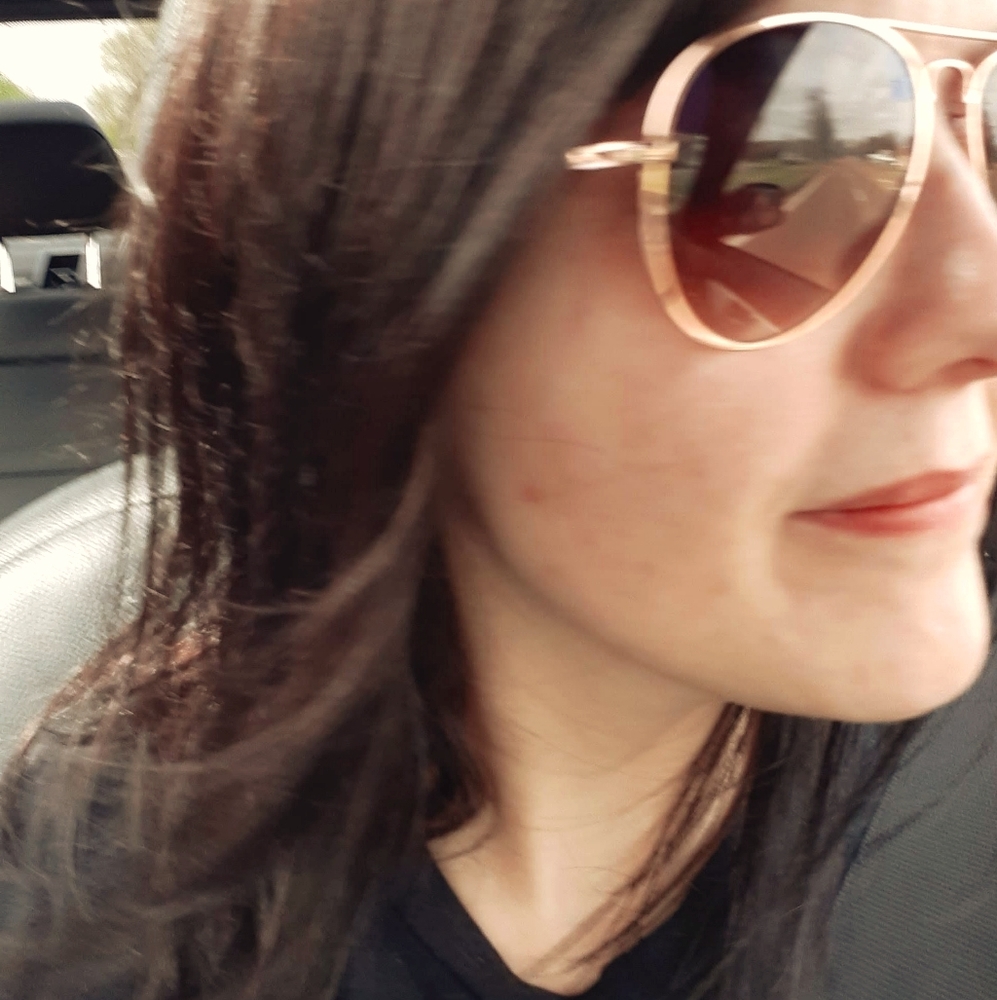 Meet your Posher, Alecia